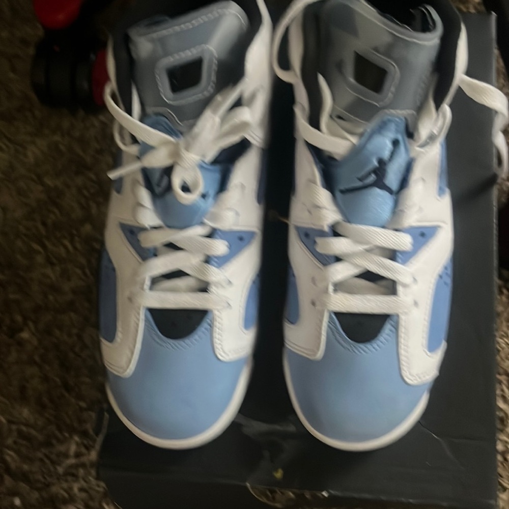 Jordan 6’s sky blue and white